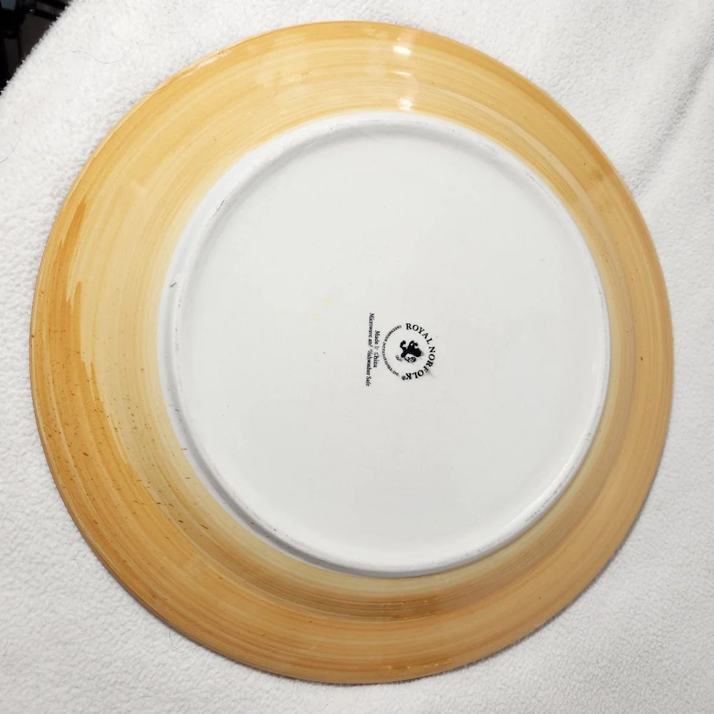 Royal Norfolk Greenbrier International Inc. Orange-Yellow Dinner Plate